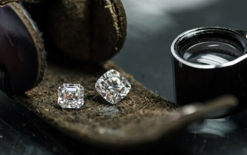 Diamanten und Diamantlupe
